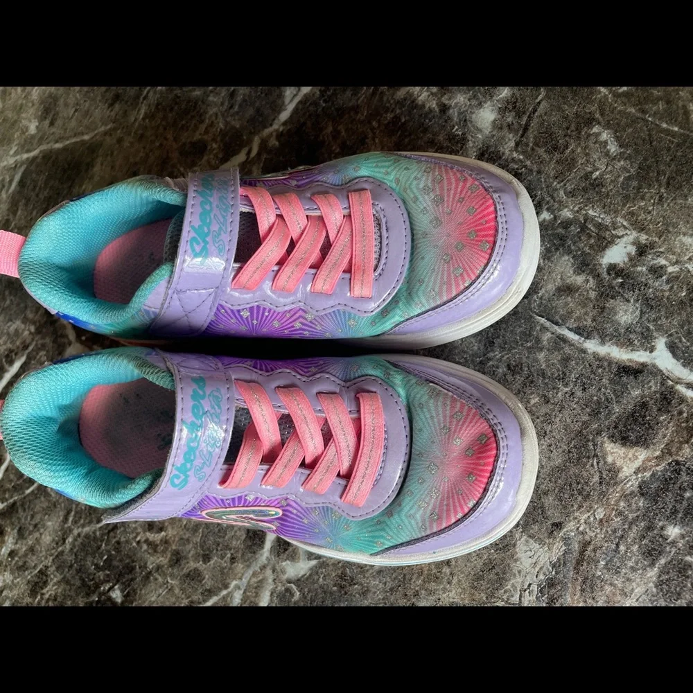 Uk 12 Euro 30 ( 19”inches ) Sketchers lightweight sneakers with glow lights. - Picture 2 of 5